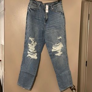 Never worn I believe they are mom jeans. NWT